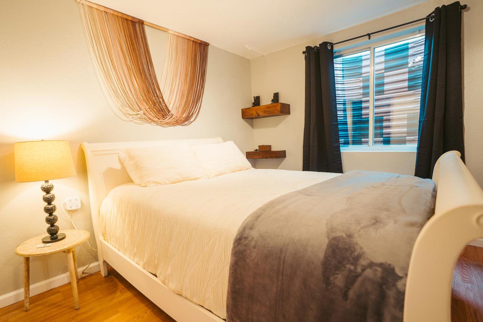 Windsor Retreat Private Basement Suite DEN Exterior foto
