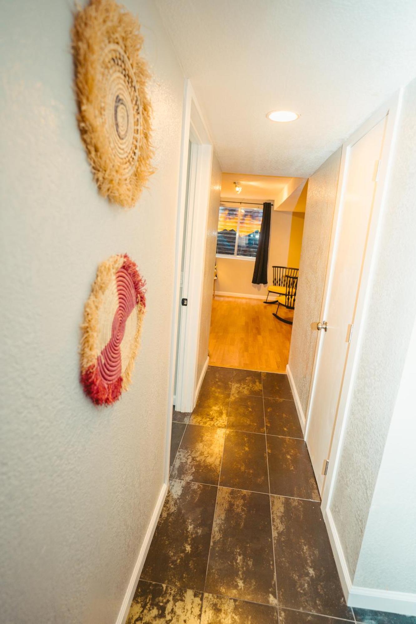 Windsor Retreat Private Basement Suite DEN Exterior foto