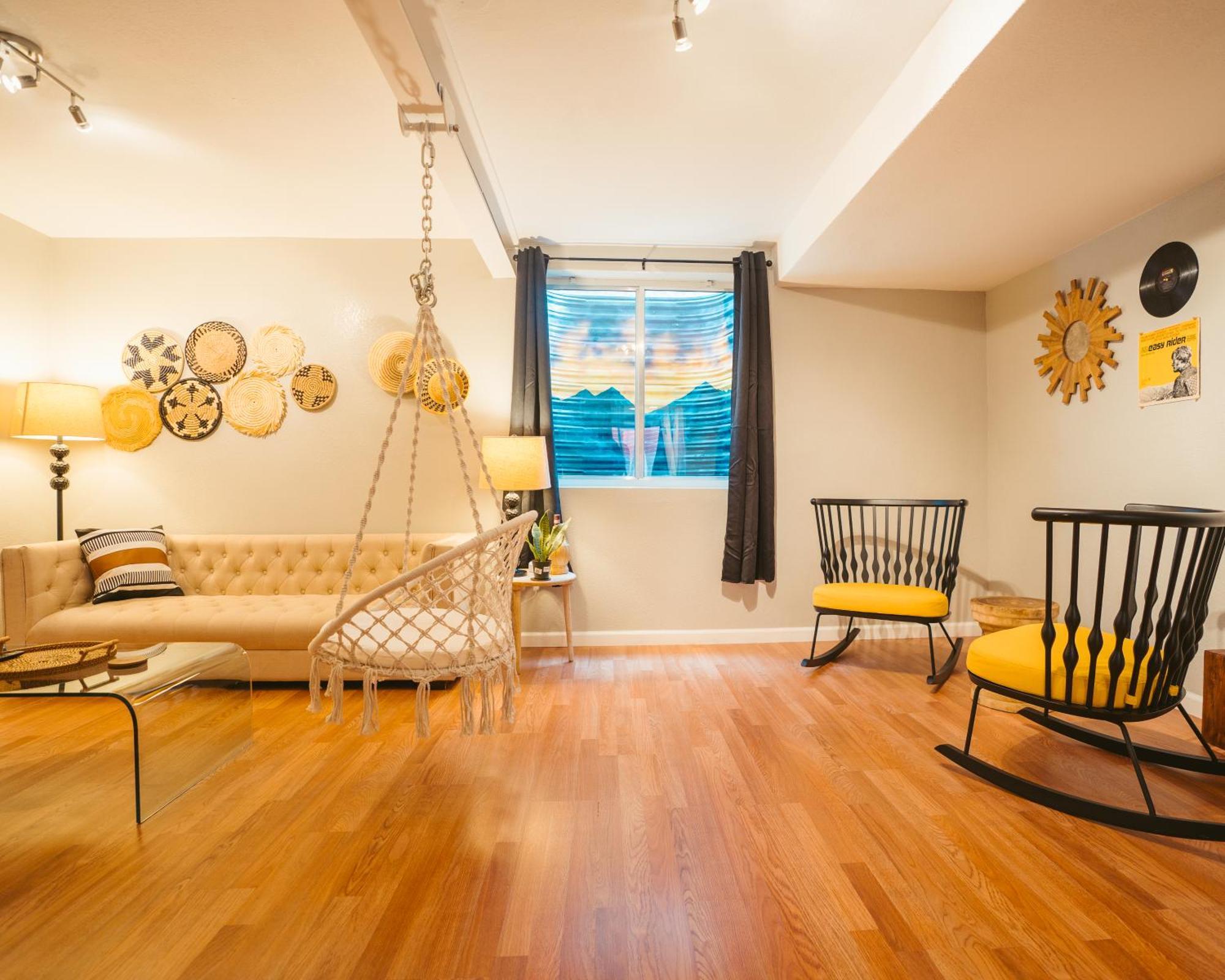 Windsor Retreat Private Basement Suite DEN Exterior foto